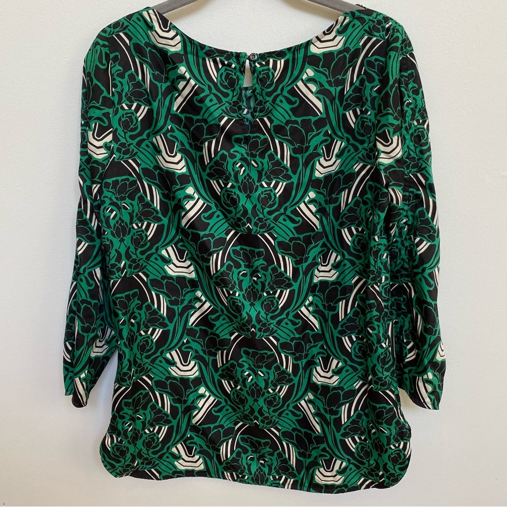 J Crew Faux Silk Green & Black Floral‎ Top - Picture 4 of 6